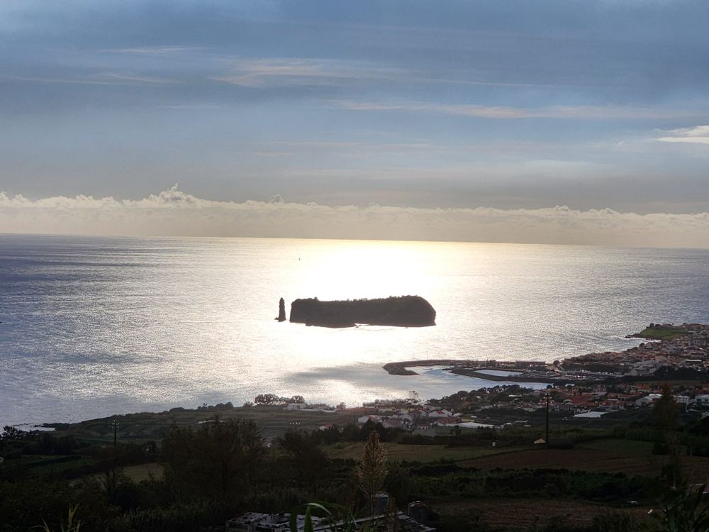 Ilhéu de Vila Franca im Abendlicht